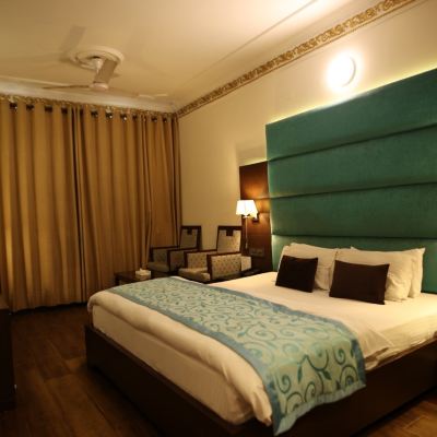 Super Deluxe Room Hotel the Majestic Promo Code