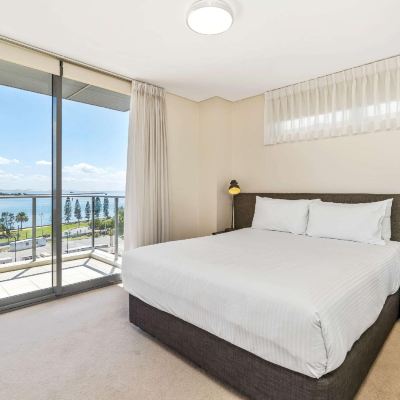 Suite, Non Smoking (1 Queen Bed & 2 Twin Beds) Terminus Apartment Hotel, Ascend Hotel Collection Promo Code