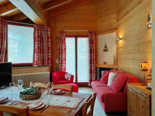 带阳台的两卧室公寓