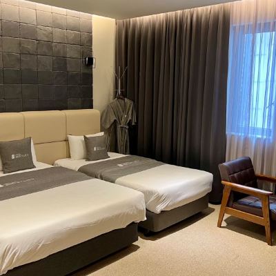 Royal Triple Queen + Super Single Hotel Bentley Promo Code