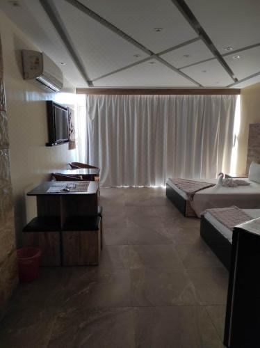 Pyramids View Suite/Vista Piramidi Junior Suite with Terrace