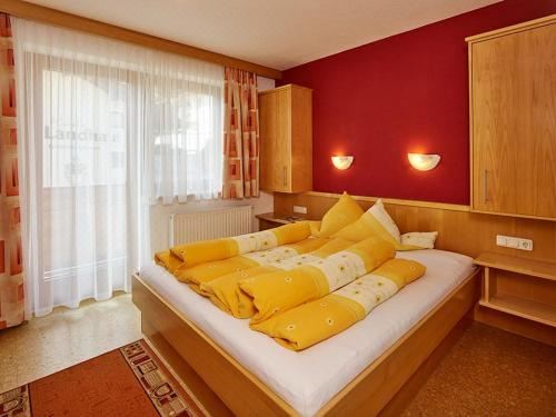 带阳台的两卧室公寓