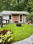 FLY LAKE- A Modern Mirror Lake Cottage