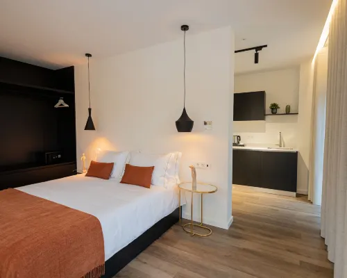 Watts House Hotels in Seia