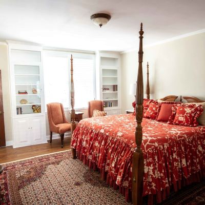 (Julia) Whirlpool Jacuzzi Valparaiso Inn Bed & Breakfast Promo Code