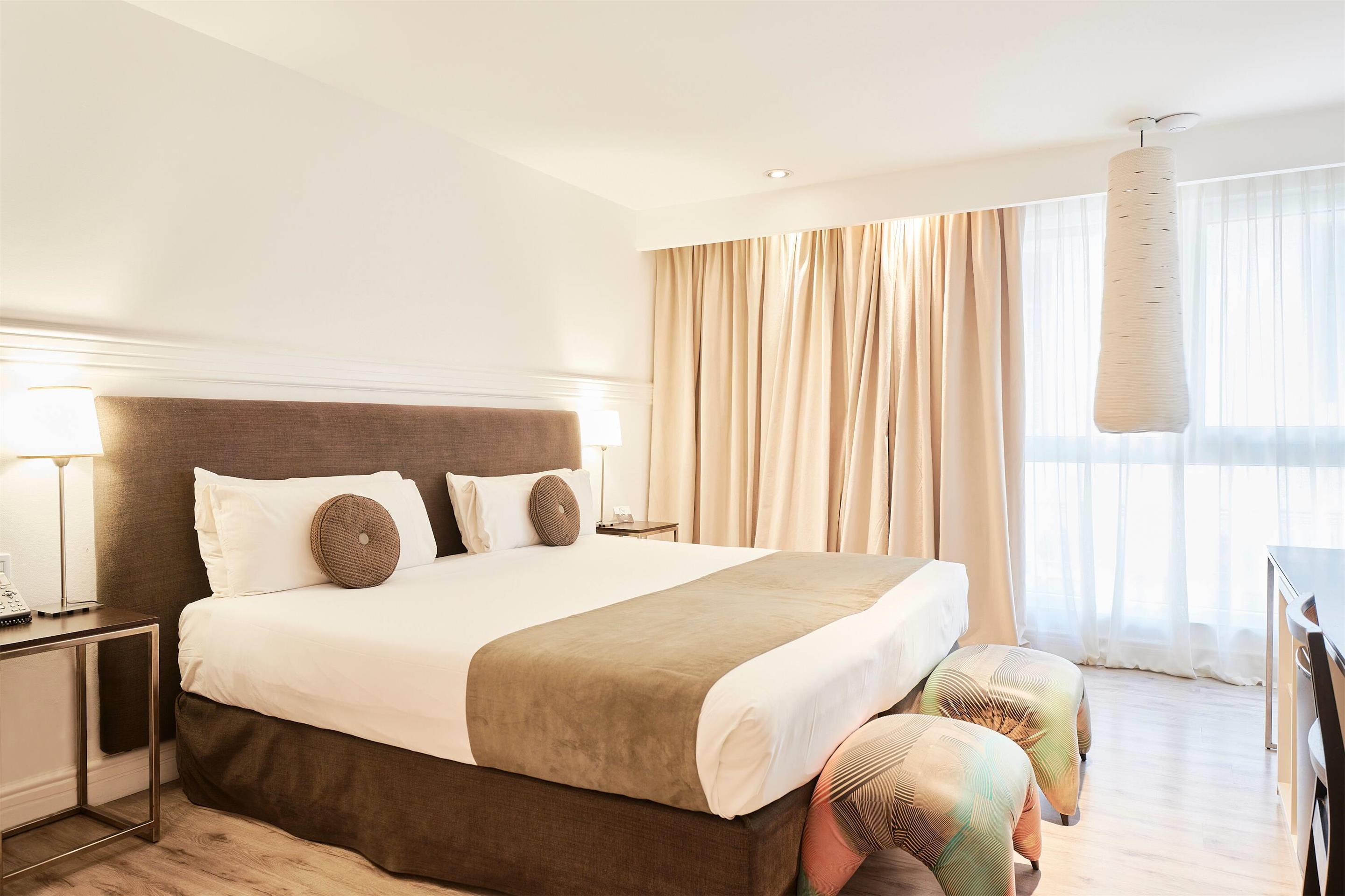 高级特大床房-禁烟