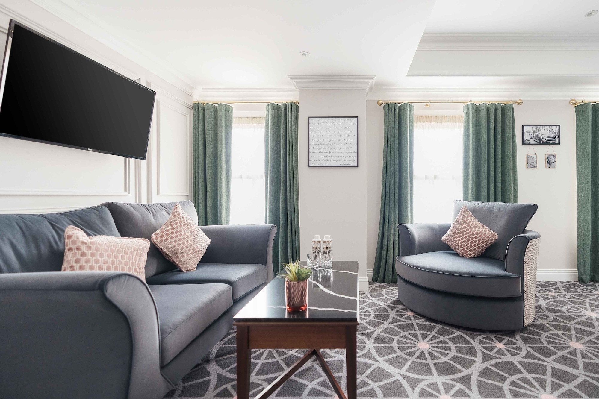 精致特大床套房