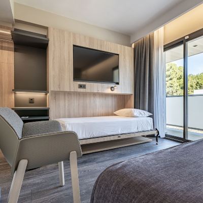 Triple Room, Multiple Beds, City View Astari Promo Code