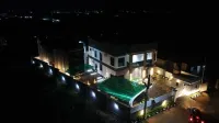 Hotel and Luxury Apartment by Trips Hotel di 