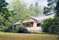 The Chalet Guesthouse and Studio