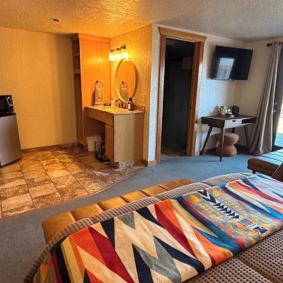 Deluxe Room, 2 Queen Beds, Patio, Mountain View (Non-Smoking) Ninepipes Lodge Promo Code