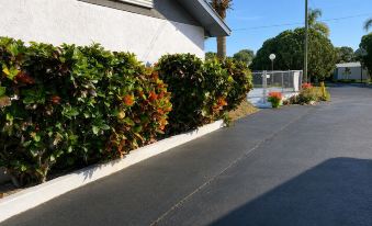 Sebring Inn - Housity