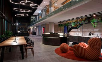 Aloft Perth - Housity
