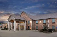 Days Inn & Suites by Wyndham Florence/Jackson Area Hotels in 