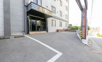 Gunsan Hotel Stay