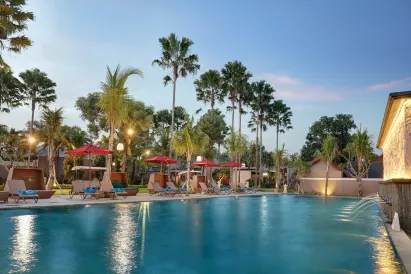 峇裡島蘭碧尼豪華別墅水療飯店
