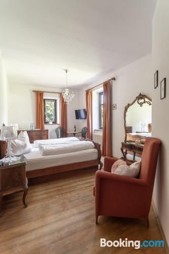 带山景的双人间