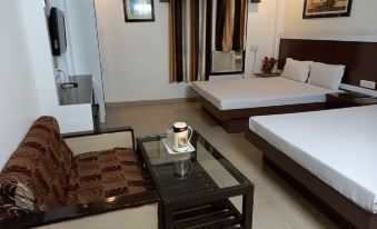 Hotel Su Shree Continental 5 Minutes Walk from New Delhi Railway Station