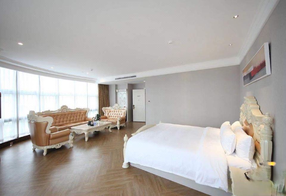 行政大床房（ 超大床+全景落地窗）