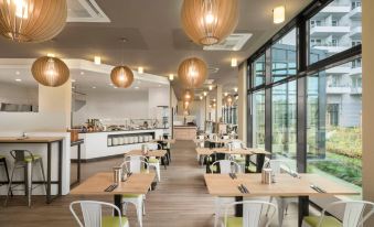 Super 8 by Wyndham Munich City West