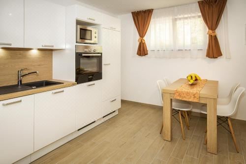 Residence Mediterraneo One-Bedroom Apartment