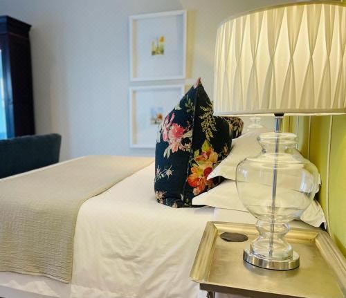 泳池景奢华特大床间或双床间