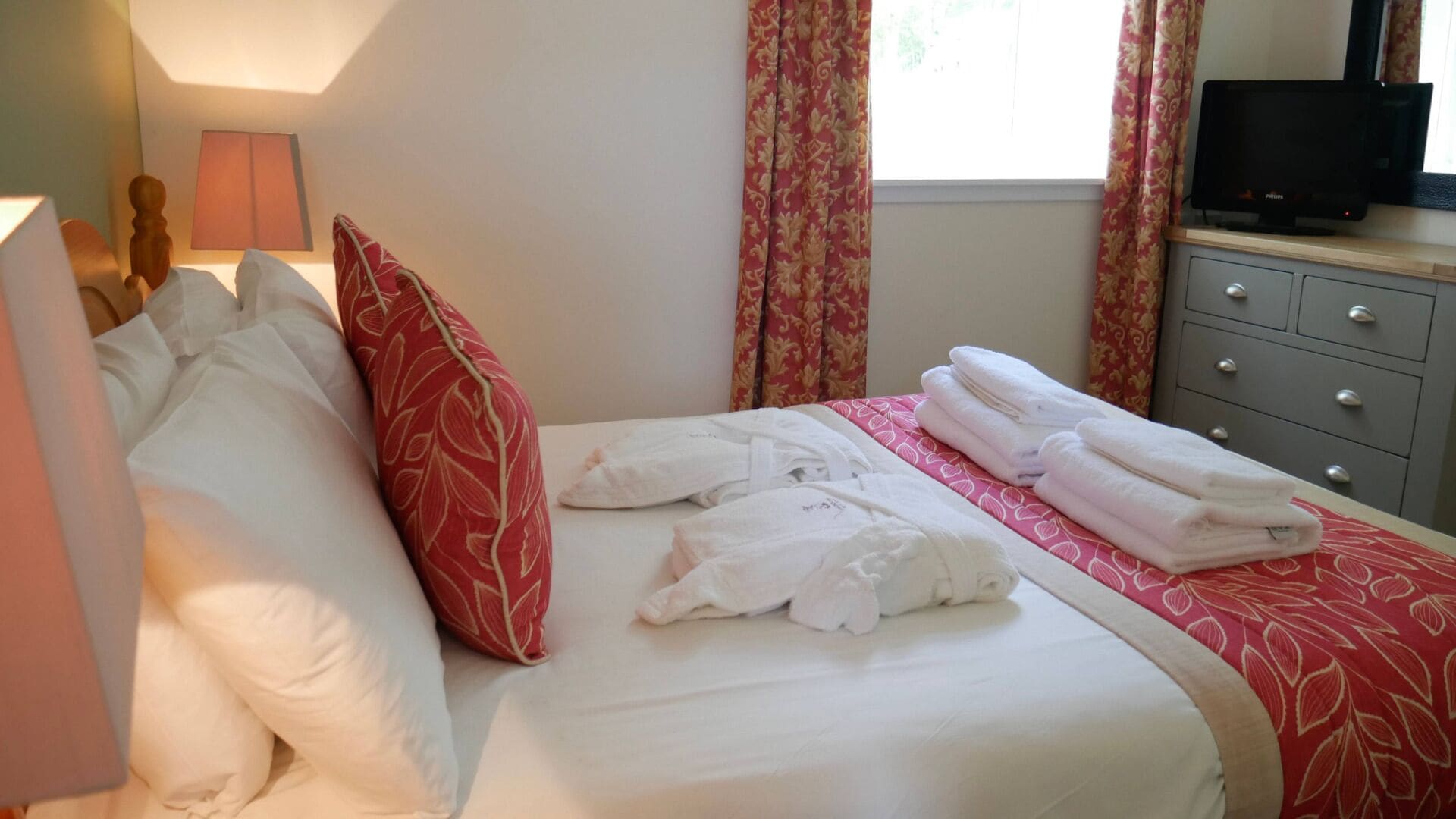 传统村舍， 2 间卧室， 热水浴缸， 花园景观