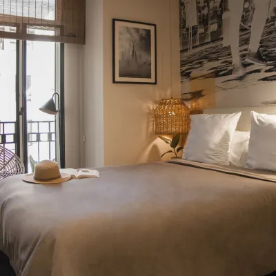 Room Select Tetuán Hotels near Alameda de Hercules