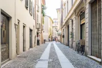Palazzo Del Pero Luxury Attic - Bymyhomeincomo