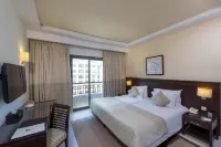 Le Corail Suites Hotel Отели в г. 
