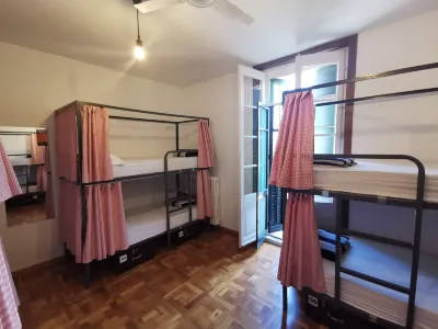 Mucha Masia Hostel Rural-Urbà Hoteles en 