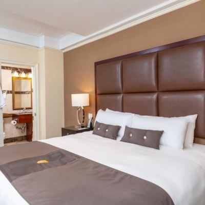 Deluxe Queen Room Fitzpatrick Manhattan Promo Code