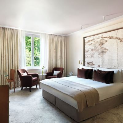 Superior King Room The Grove Promo Code