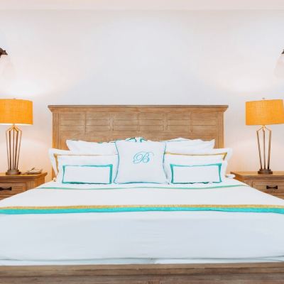 Super Deluxe Room Beachcombers Hotel Promo Code