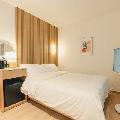 Down Standard (Non Smoking In All Room, Queen Bed) Guri Rose Motel 쿠폰