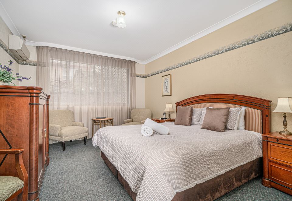 Cotswold GardensFamily Room