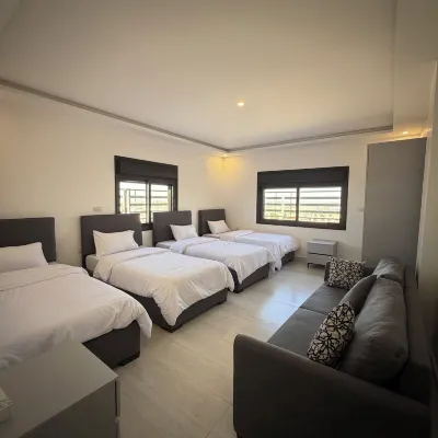 Riva Suites Hotel di 