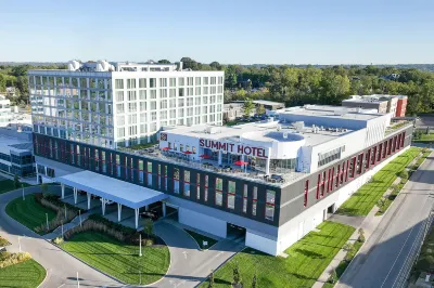 The Summit Hotel Hotel di 