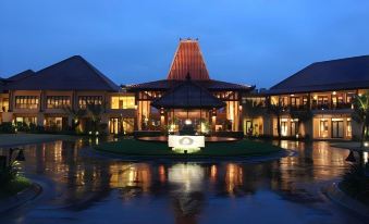 Laras Asri Resort & Spa - Housity
