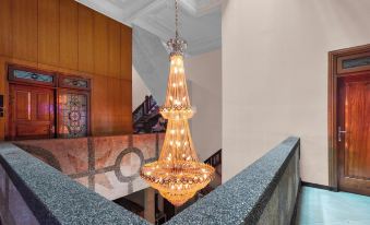 OYO 91573 Hotel Family Blitar - Housity