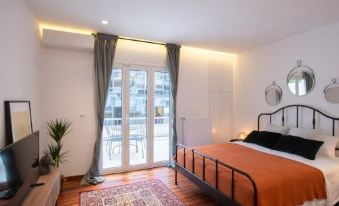 Phaedrus Living: City Centre Luxury Flat Mavromichali