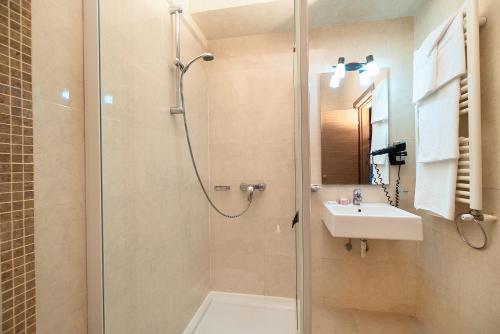 双人或双床房，景观，可通往泳池