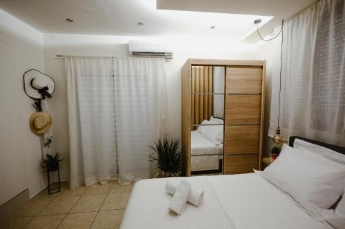 Central Apartments City Center One-Bedroom Apartment