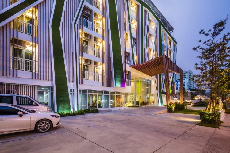 ห้องพักมาตรฐานเตียงใหญ่พร้อมเตียงใหญ่