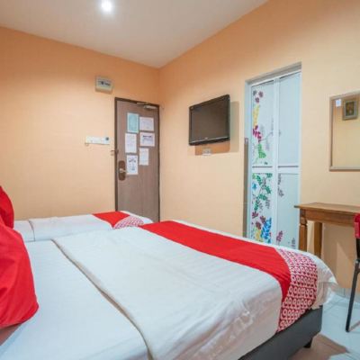 Triple Suite Non smoking Part window Kupon OYO 89328 SZ Hotel