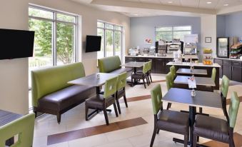 Holiday Inn Express & Suites Mooresville - Lake Norman - Housity