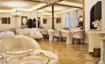 Conacul Coroanei Luxury Boutique Hotel