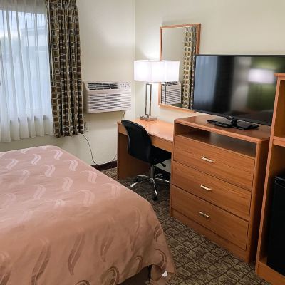 Deluxe Room Hudson Inn & Suites Promo Code
