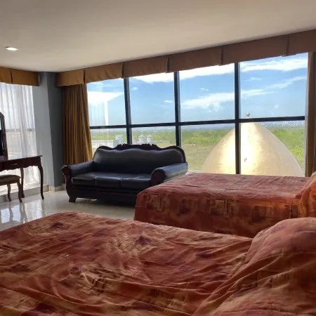 Grand Royal Tampico