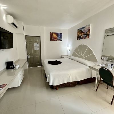 Executive King Room-Non-Smoking Hotel Plaza Caribe Promo Code
